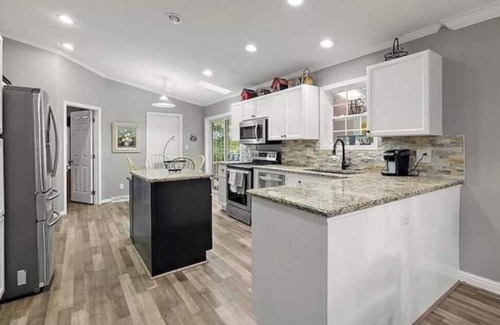 Charter Hills Maison | Scenic Solitude Adjustment