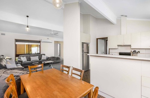 Mildura Maison | Mildura Family Home with Free WiFi