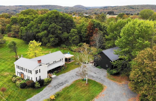 Cooperstown Maison | Luxurious Estate in Cooperstown, NY -3.2 miles from the Cooperstown Dreams Park