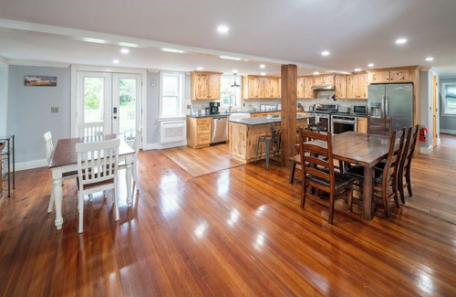 Cooperstown Maison | Luxurious Estate in Cooperstown, NY -3.2 miles from the Cooperstown Dreams Park