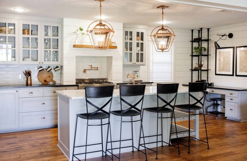 McGregor Maison | The Carriage House FIXER UPPER Season 3/Close to Waco
