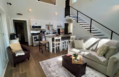 Damascus Cabine | NEW! Forty Winks 6 guest Modern Cabin in Damascus, VA!