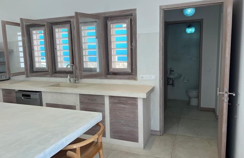 Kralendijk Maison | Brand New, Private Oceanfront Villa with Breathtaking Diving in Your Backyard