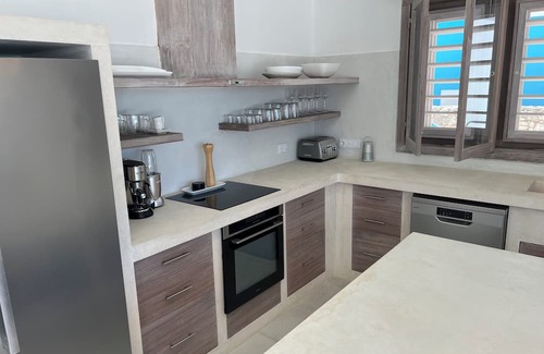 Kralendijk Maison | Brand New, Private Oceanfront Villa with Breathtaking Diving in Your Backyard