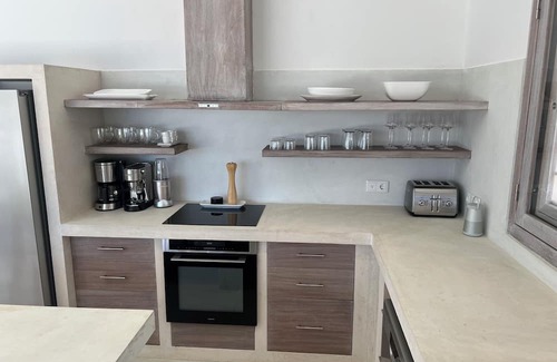 Kralendijk Maison | Brand New, Private Oceanfront Villa with Breathtaking Diving in Your Backyard