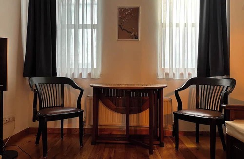 Sisli Hôtel | 2Br/2Ba, Ground Flr of Historical Building, Galata