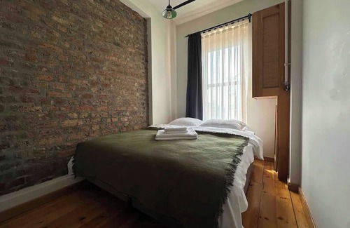 Sisli Hôtel | 2Br, 2Ba, 1st Floor of Historical Building ,Galata