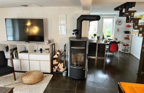 Langgasse-Felsenau Maison | House with garden on the Aare. Close to the city and traffic-calmed.
