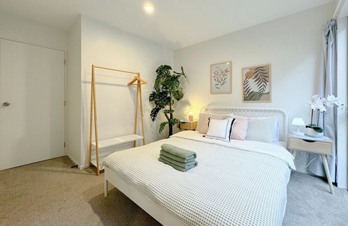 Mount Wellington Lit Et Petit-Déjeuner | One-Bedroom En Suite in Sylvia Park