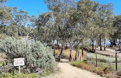 Murbko Maison | Rivergums Homestead - River Frontage! nWith ski beach and board walk.