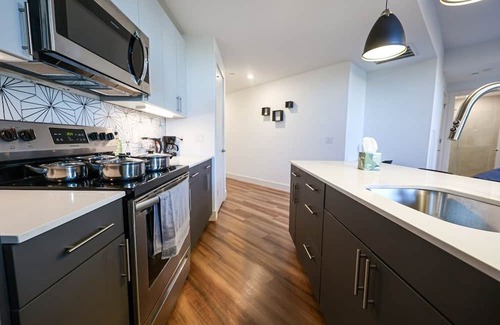 Brewerytown Appartement | Imagine a stylish escape in Glenwood, the epitome of urban luxury