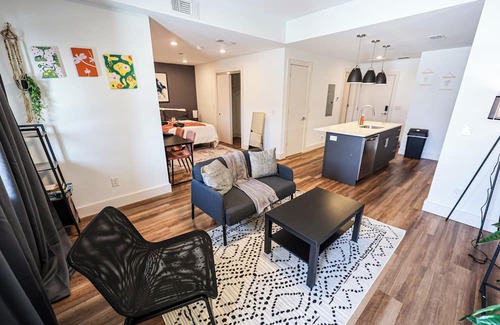 Brewerytown Appartement | Imagine a stylish escape in Glenwood, the epitome of urban luxury