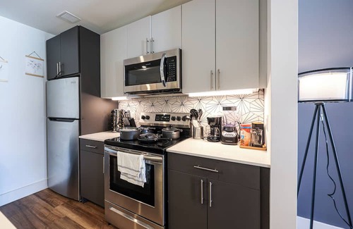 Brewerytown Appartement | Imagine a stylish escape in Glenwood, the epitome of urban luxury