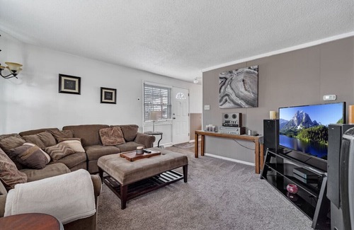 Swarthmorewood Maison | Cozy 2B/1B by Swarthmore w Driveway!