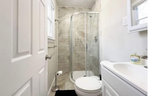 Egg Harbor Township Maison | Suburban Retreat for 16!