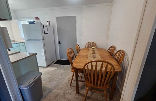 Marceline Maison | Charming 2-bedroom house with AC, WiFi in marvelous Marceline