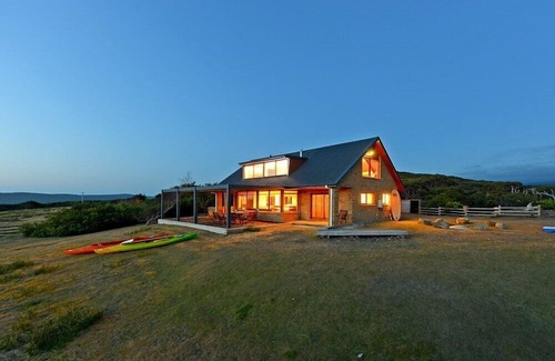 South Bruny Maison | Cloudy Bay Villa ~ some of the best sea views in Tasmania!