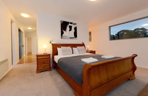 South Bruny Maison | Cloudy Bay Lagoon Estate ~ Architecturally designed home