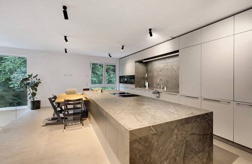 Heiligenhaus Maison | Holiday Home 'In Heiligenhaus Nähe Düsseldorf' with Shared Terrace, Wi-Fi and Air Conditioning