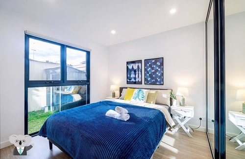 Cremorne Appartement | KozyGuru | Cremorne | Walking distance to Station