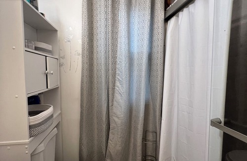 Hartford Maison | Charming 3-bedroom house with WiFi and AC in Hartford