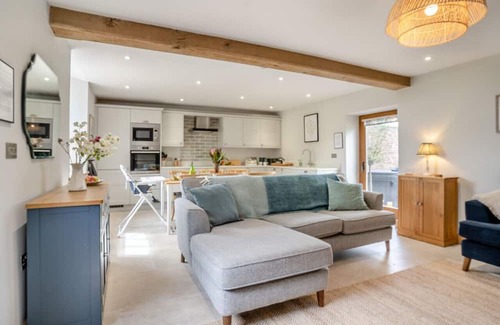 Monmouth Maison | The Cart Shed - Three Bedroom House, Sleeps 5