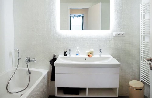 Smichov Appartement | Newly built apartment with 3 ŕooms and parking.