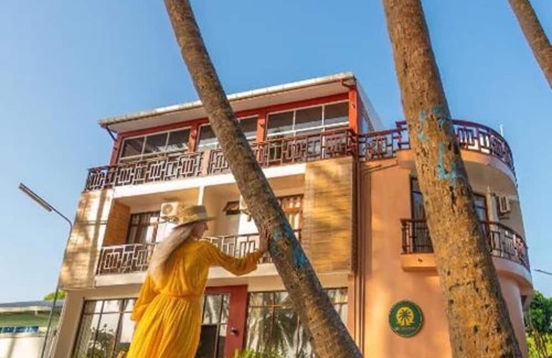 Huraa Maison | Seaview Suite in Huraa Guesthouse with AC, Wifi & Balcony