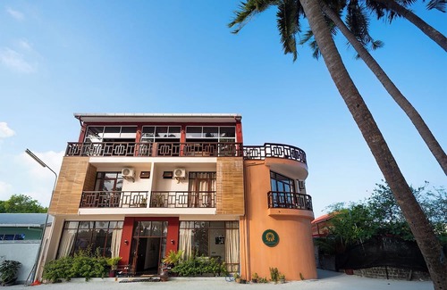 Huraa Maison | Charming Deluxe room in Huraa Guesthouse with AC, Wifi