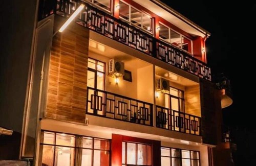 Huraa Maison | Charming Deluxe room in Huraa Guesthouse with AC, Wifi