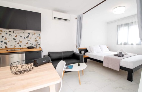 Zakhloritika Appartement | Grand Relax Suite 1 with Private Jacuzzi
