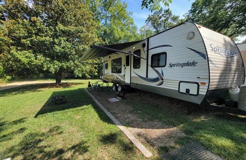 Hollywood Maison | Cozy RV in Hollywood, MD with AC and WiFi for a relaxing stay