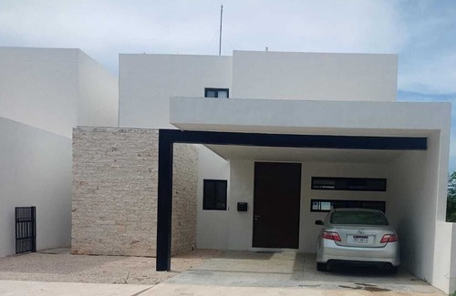 Merida Maison | Charming 3-bedroom townhome with AC and WiFi in delightful Sitpach