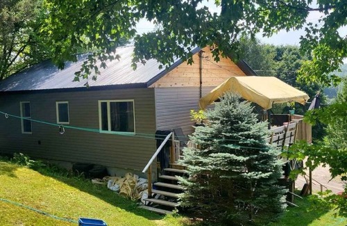 Sainte-Beatrix Chalet De Ski | Chalet à Louer à Court Terme