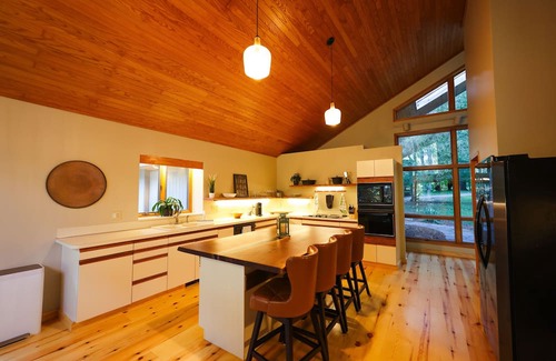 Lansing Maison | LNSNG VISTA I River + Trails