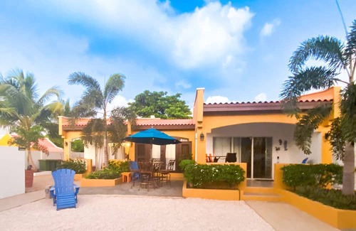 Playa Maison | Kas di Almendra: By the Ocean, Walk to Downtown, Tropical 1-Bedroom House