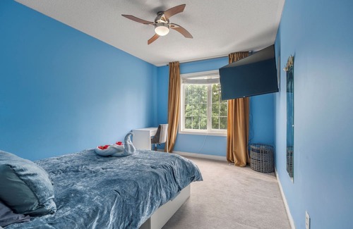 Watertown Maison | Spacious 5-bedroom house in wonderful Hamilton with fitness room, WiFi .