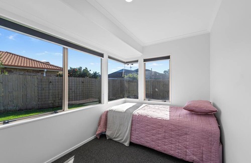 Mount Maunganui Cottage | Urban Charm - Mount Maunganui Downstairs Apartment