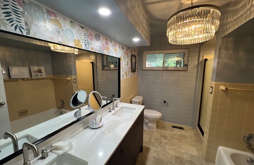 Frankfort Maison | Spacious 4-Bedroom Home in Frankfurt, IN, Sleeps 16 with Inground Pool
