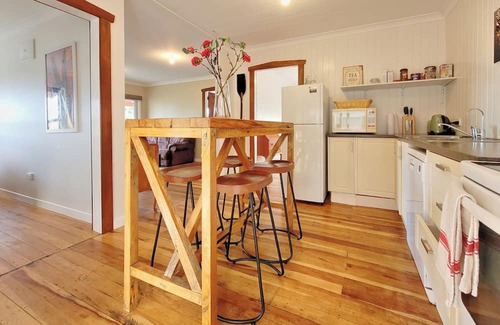 Waihi Beach Maison | Hosts on the Coast Coastal Retreat