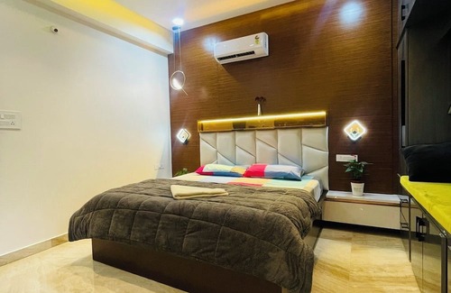 Chanda Nagar Appartement | Luxurious Garden-View Duplex in Hyderabad,4-bedroom with AC, WIFI