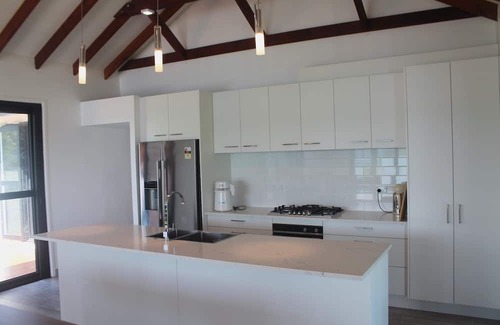 Teouma Maison | Stunning 3 Bedroom Oceanfront Retreat with Panoramic Views