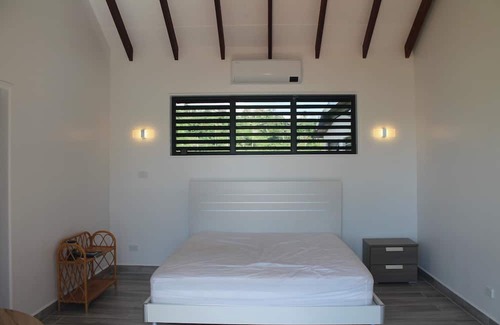 Teouma Maison | Stunning 3 Bedroom Oceanfront Retreat with Panoramic Views