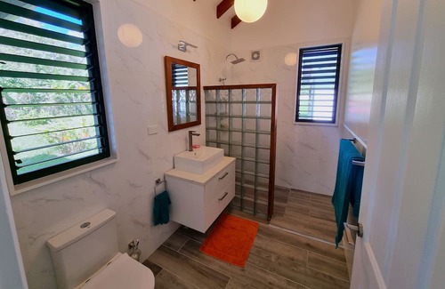 Teouma Maison | Stunning 3 Bedroom Oceanfront Retreat with Panoramic Views