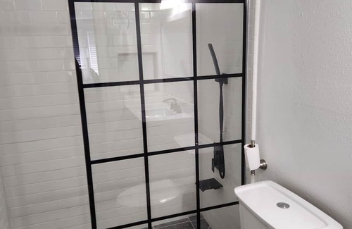 University Place Maison | Quiet 1 bedroom 1 bathroom in University Place