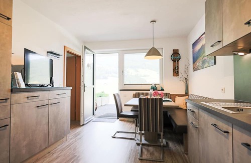 Weerberg Appartement | Apartment with terrace, 70m to the ski bus