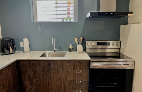 Prince George Maison | Inclusively Home - Buckhorn Suite