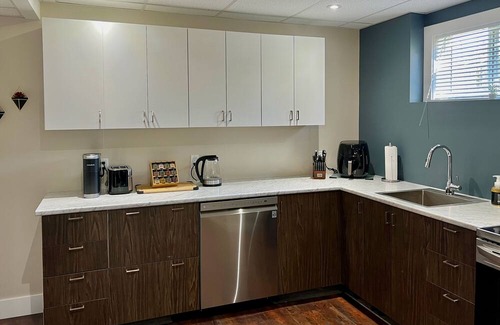 Prince George Maison | Inclusively Home - Buckhorn Suite