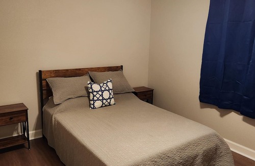 Denham Springs Maison | Simply Stay sleeps up to 8 people and is conveniently located right off the I-12