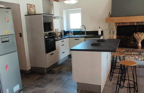 Thevet-Saint-Julien Maison | Holiday Home 'La Pouzerie' with Private Pool, Private Terrace and Wi-Fi